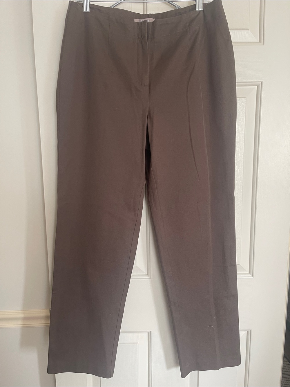 Chico’s Light Brown Smooth Front & Back Lightweight Trousers with stretch 10